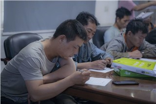 朝陽(yáng)集團(tuán)開(kāi)展行車(chē)和有限作業(yè)空間安全操作培訓(xùn)、道路交通安全培訓(xùn)